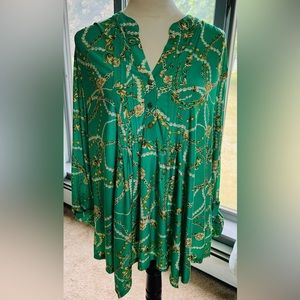 Pearl and gold chain pattern blouse